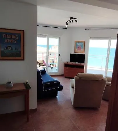 Atico Con Espectacular Terraza Frente Al Mar Apartman *